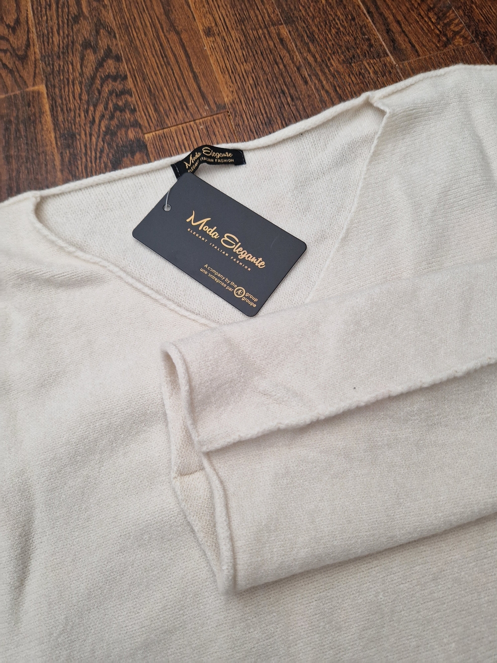 NWT Super Soft Cream V-Neck Sweater